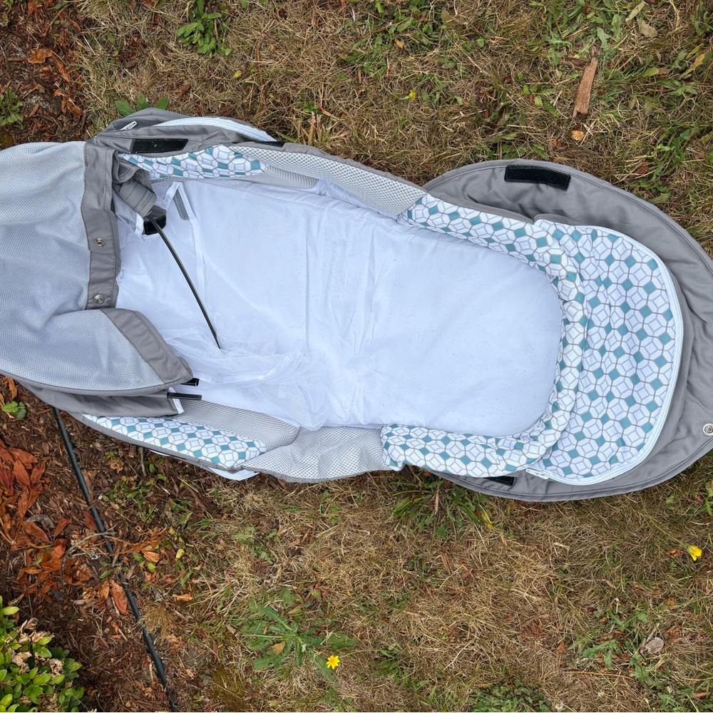 Portable Bassinet - Picture 2 of 2